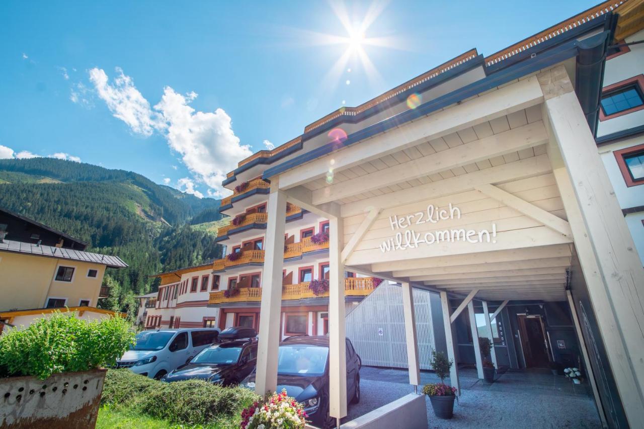 Jufa Alpenhotel Saalbach Kültér fotó