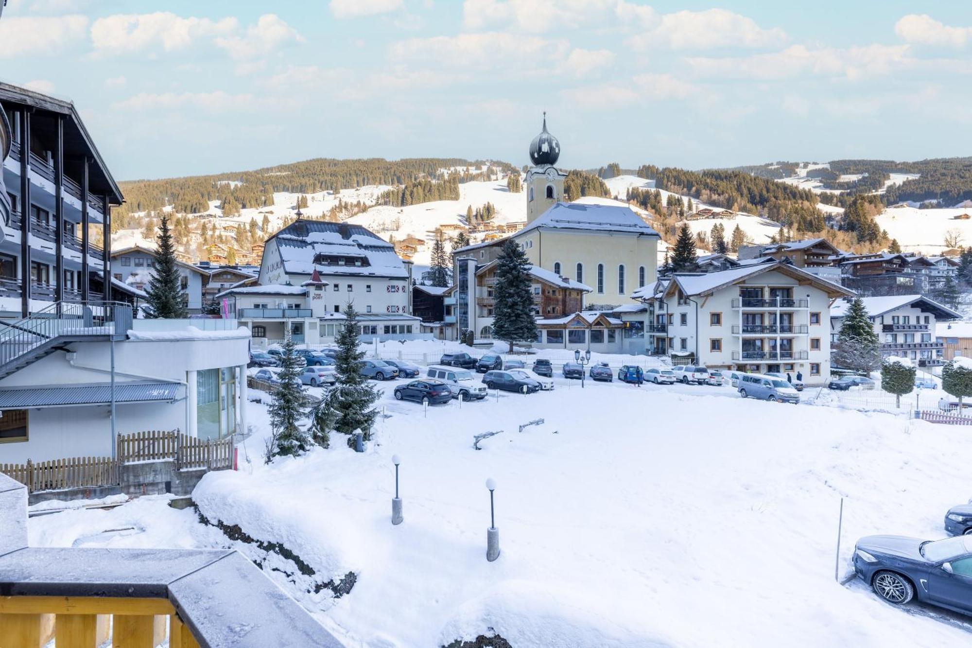 Jufa Alpenhotel Saalbach Kültér fotó