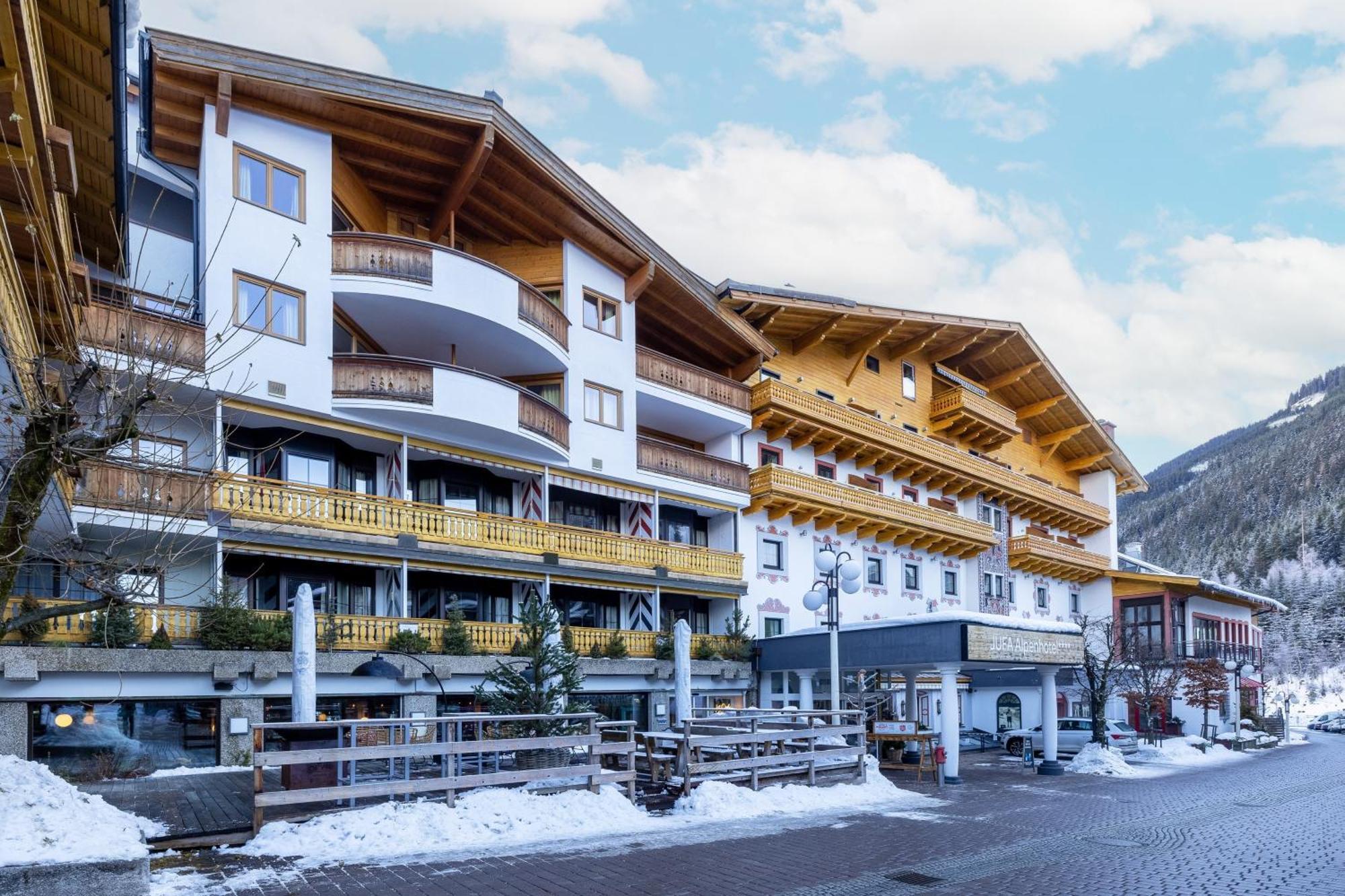 Jufa Alpenhotel Saalbach Kültér fotó